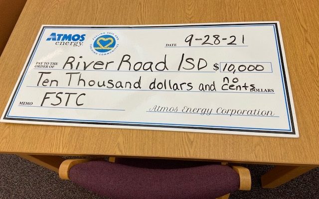 RRISD Receives $10,000 Donation From Atmos